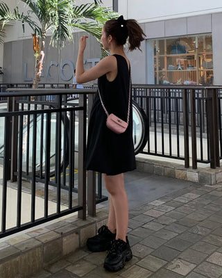 Sleeveless balloon mini dress