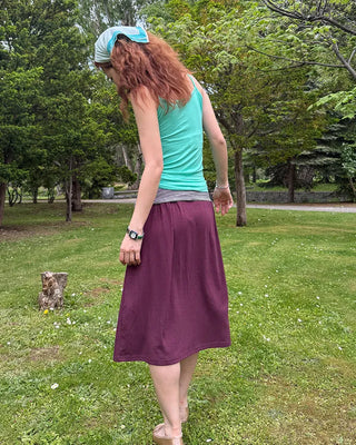 Basic color sleeveless top