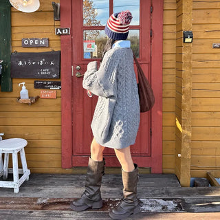 Oversized Cable Knit Round