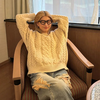 Cable oversized round knit