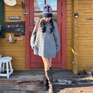 Oversized Cable Knit Round
