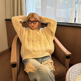 Cable oversized round knit