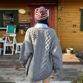 Oversized Cable Knit Round