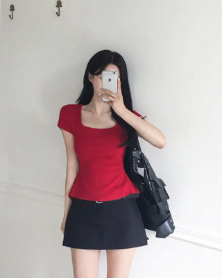 Square neck short-sleeved knit