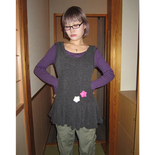 Pleated hem sleeveless tunic
