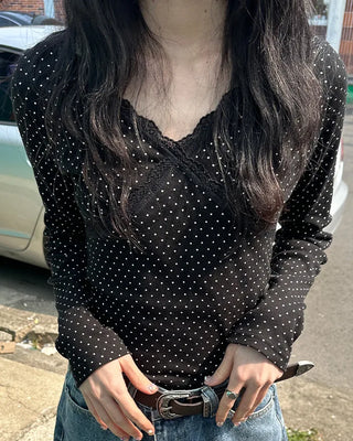 V-neck lace polka dot T-shirt