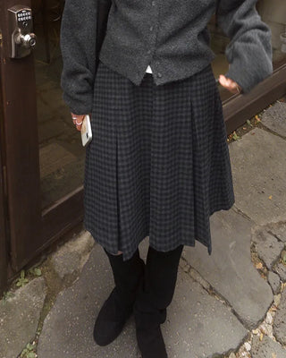 Checked pleated skirt