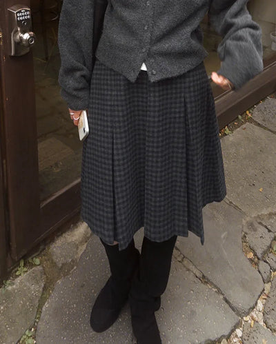 Checked pleated skirt