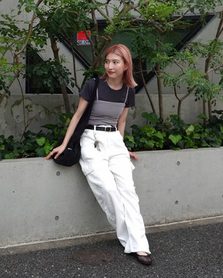 Bust yoke seam half T-shirt