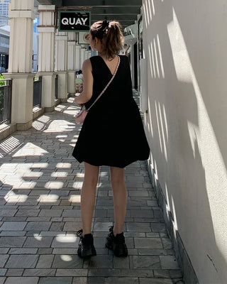Sleeveless balloon mini dress