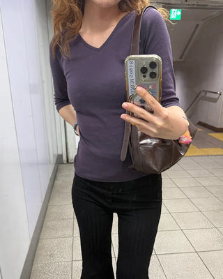 V-neck slim T-shirt