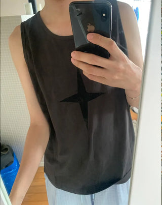 Crack print sleeveless top