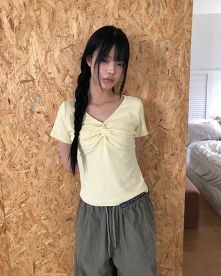 Shirred short-sleeved T-shirt