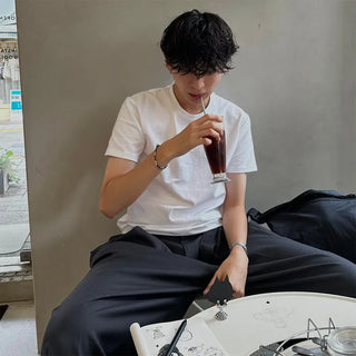 Casual plain short-sleeved T-shirt