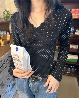 V-neck lace polka dot T-shirt