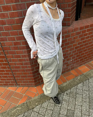 Tie-set lace jewel neck mini flower ribbed long T-shirt