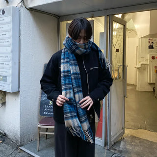 Checkered tassel muffler