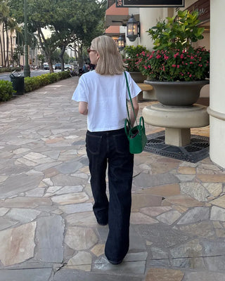 Basic semi-cropped half-length T-shirt