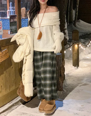 Off-shoulder knit