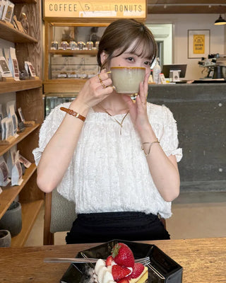 Lace short-sleeved blouse