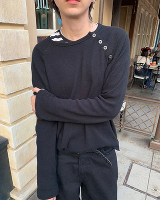 Side-button long-sleeved cut and sew