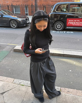 (Unisex) Pinstripe Two-Pleat Loose Slacks