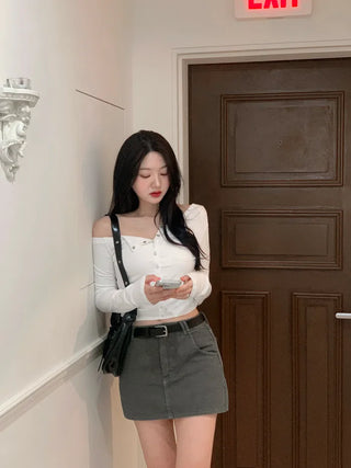 One-shoulder shirred T-shirt