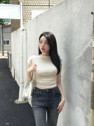 Half-neck T-shirt