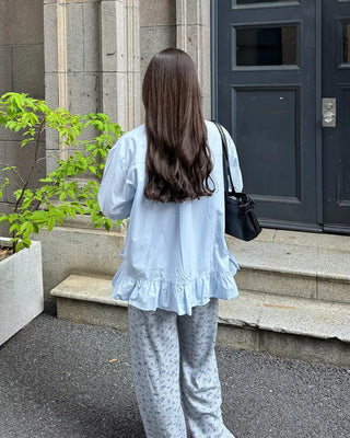 Frilled collar shirt