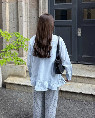 Frilled collar shirt