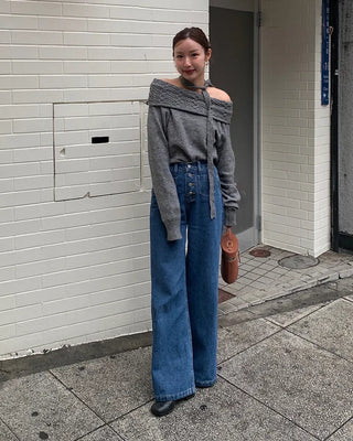 Wrap-off shoulder knit