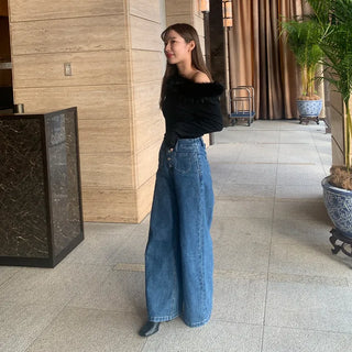 Fur off-shoulder long t-shirt