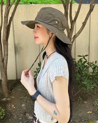 Round neck button collar knit