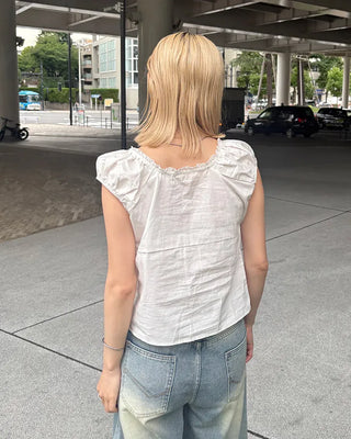 2-Way Gathered Elastic Lace Neck Button Blouse