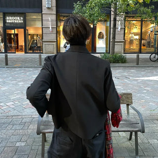 Button-collar cropped jacket