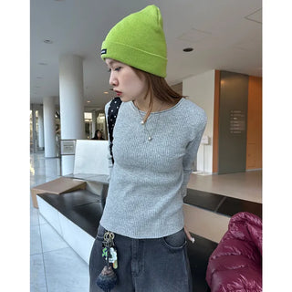 Wool ribbed neckline knit