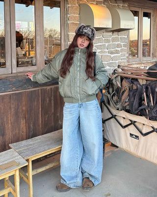 Stand-up neck flap unique pocket bomber jumper