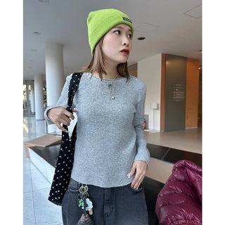 Wool ribbed neckline knit