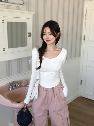 U-neck slim long-sleeved T-shirt