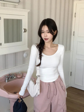 U-neck slim long-sleeved T-shirt