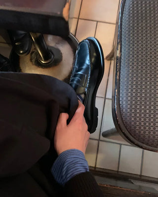 Simple round-toe loafers