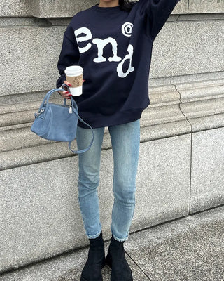 (Unisex) end lettering brushed fleece sweatshirt
