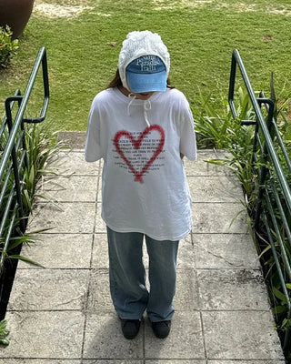 (Unisex) Heart Spray Lettering Half T-shirt