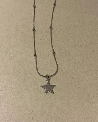 Star pendant necklace