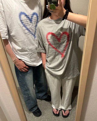 (Unisex) Heart Spray Lettering Half T-shirt