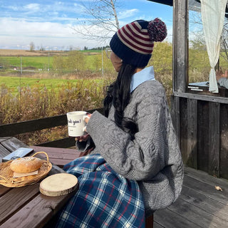 Oversized Cable Knit Round