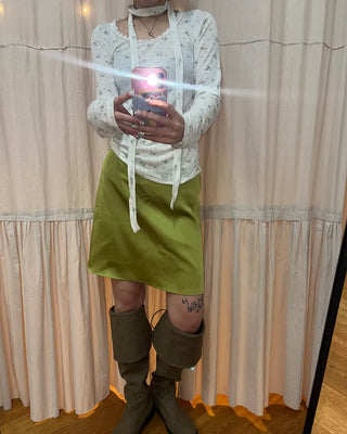 Tie-set lace jewel neck mini flower ribbed long T-shirt
