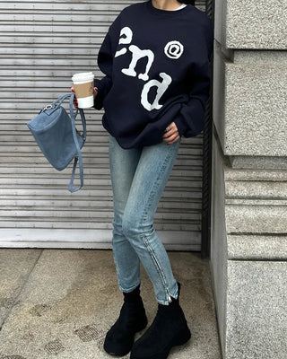 (Unisex) end lettering brushed fleece sweatshirt