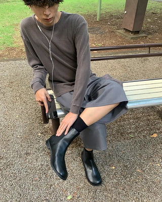Round Chelsea Boots