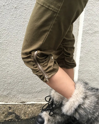 Waist bag elastic gathered side zip capri pants